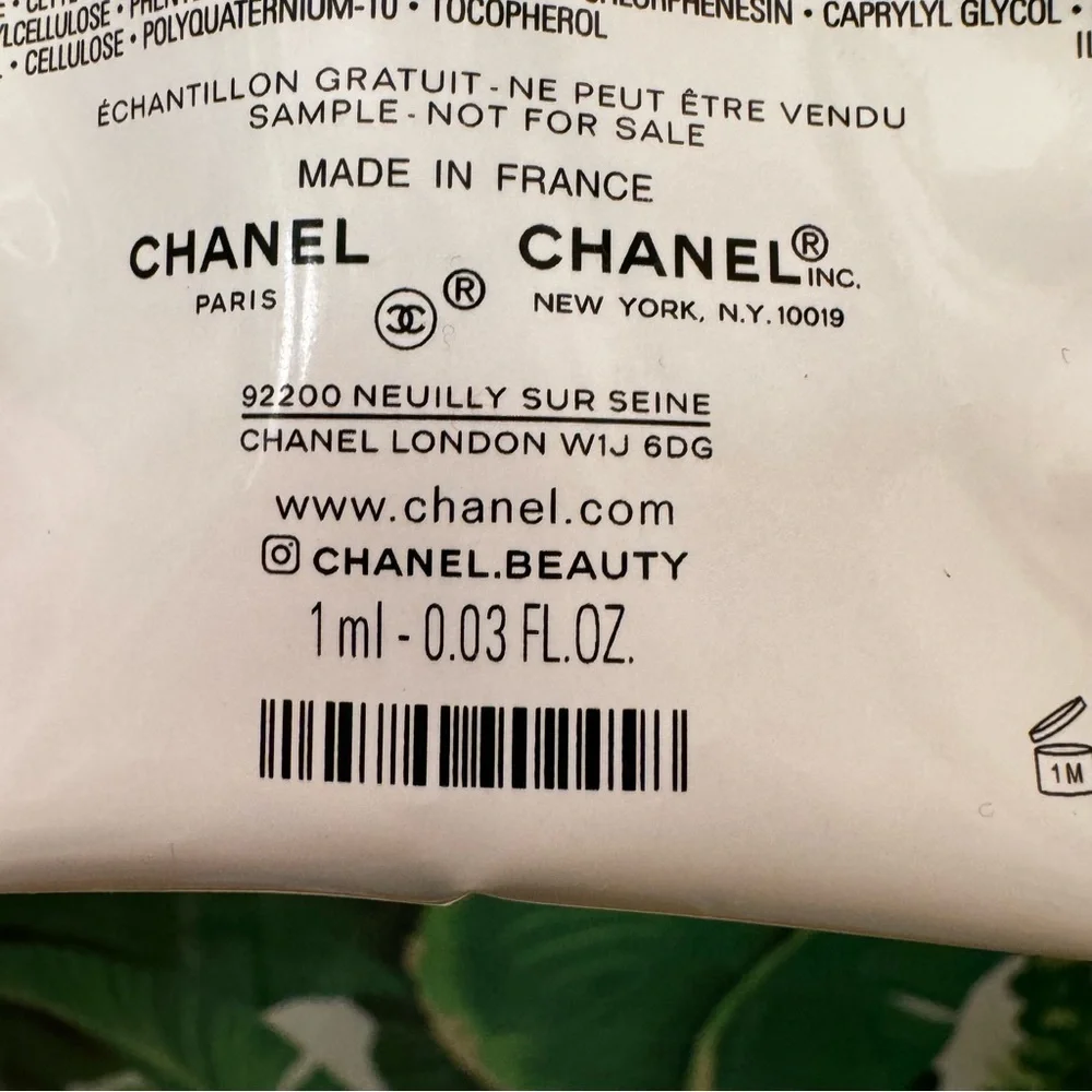 NWT CHANEL La Base Mascara Volume & Care Lash Primer Mini 1ml Sealed